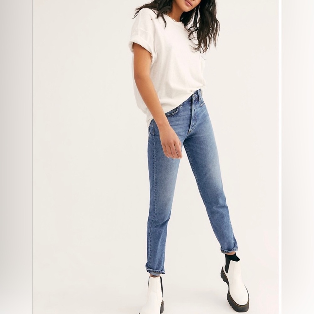 Boyish High Rise Blue Jeans - Picture 3 of 15